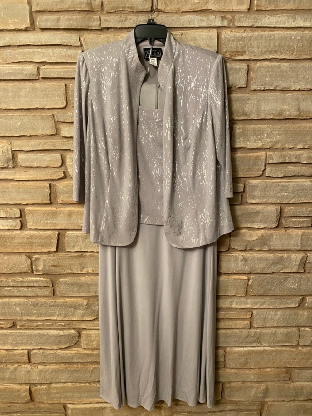 Alex Evenings Silver-Accented Gray Two-Piece Evening Set Size 18 - Picture 4 of 13